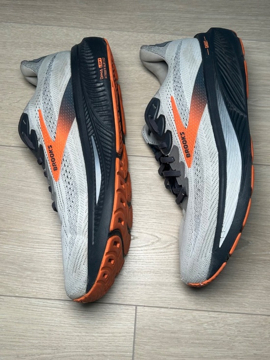 Athletic_Shoes